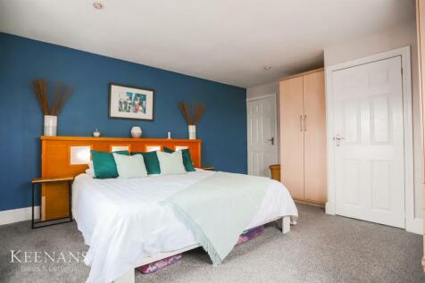 Master Bedroom3.jpg