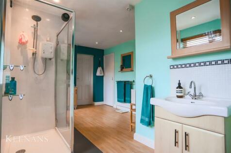 Bathroom1.jpg