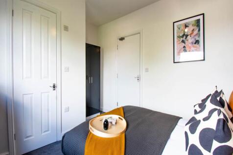 24 Grovehall Drive R