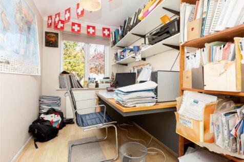 28 Parker Close-14.jpg