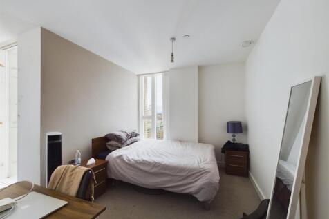 CAM01231G0-PR0057-STILL006