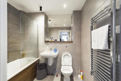 CAM01231G0-PR0057-STILL003