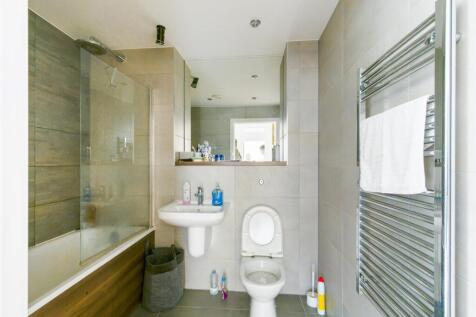 CAM01231G0-PR0057-STILL004