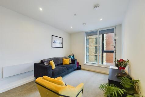 CAM01231G0-PR0053-STILL007