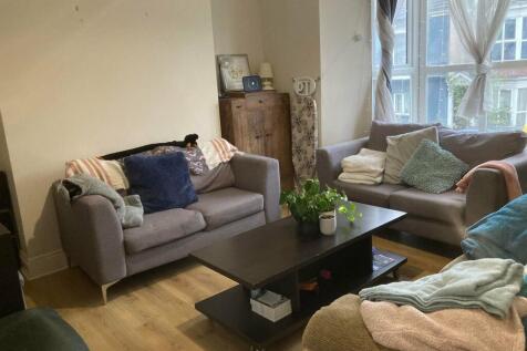 315519790_1087748125