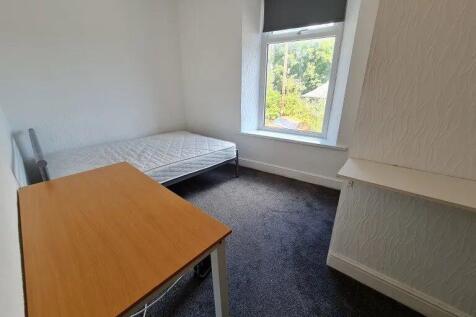 14-TerraceRoad Bed r