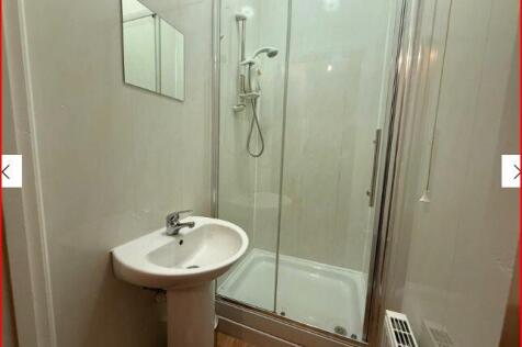 2nd Shower room 