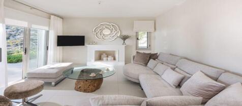 Lounge Example
