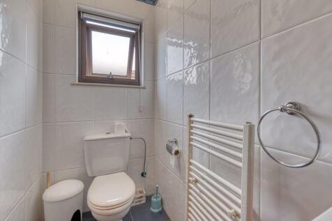 Bedroom 4 Ensuite