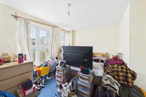 21 Lancelot Road, Stoke Park, Bristol BS16 1WG | F