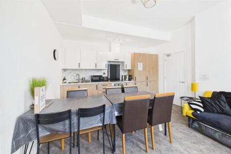 Flats 1 &amp; 2, 379 Bath Road, Arnos Vale, Bristol BS