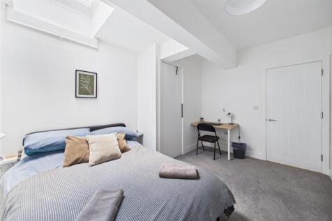 Flats 1 &amp; 2, 379 Bath Road, Arnos Vale, Bristol BS