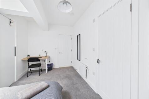 Flats 1 &amp; 2, 379 Bath Road, Arnos Vale, Bristol BS