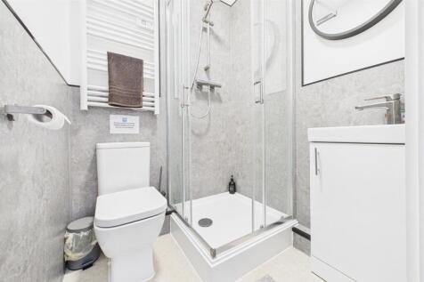 Flats 1 &amp; 2, 379 Bath Road, Arnos Vale, Bristol BS