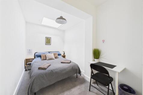 Flats 1 &amp; 2, 379 Bath Road, Arnos Vale, Bristol BS