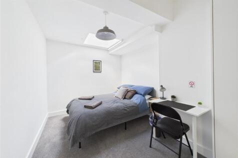 Flats 1 &amp; 2, 379 Bath Road, Arnos Vale, Bristol BS