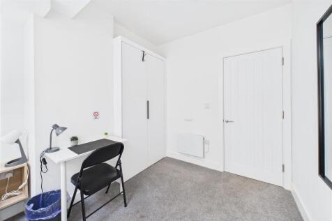 Flats 1 &amp; 2, 379 Bath Road, Arnos Vale, Bristol BS