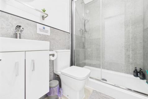 Flats 1 &amp; 2, 379 Bath Road, Arnos Vale, Bristol BS