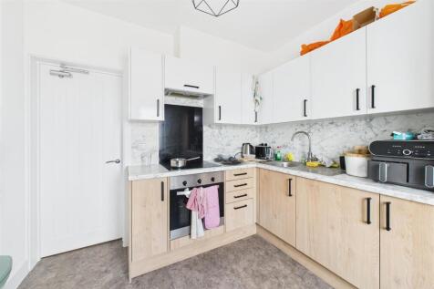 Flats 1 &amp; 2, 379 Bath Road, Arnos Vale, Bristol BS