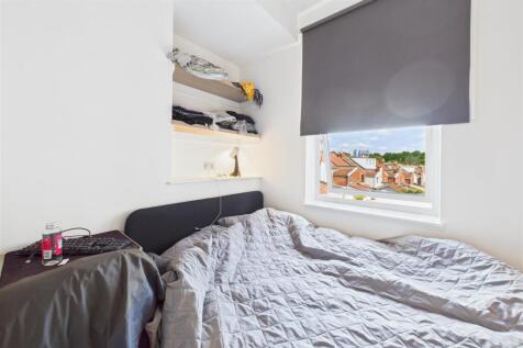 Flats 1 &amp; 2, 379 Bath Road, Arnos Vale, Bristol BS