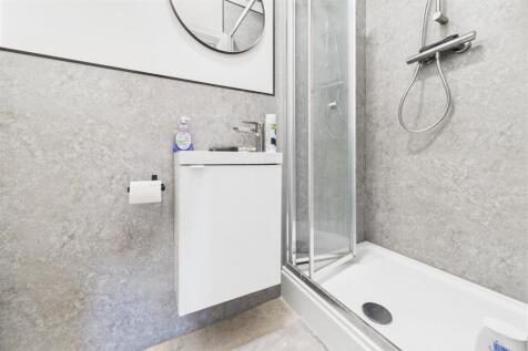 Flats 1 &amp; 2, 379 Bath Road, Arnos Vale, Bristol BS