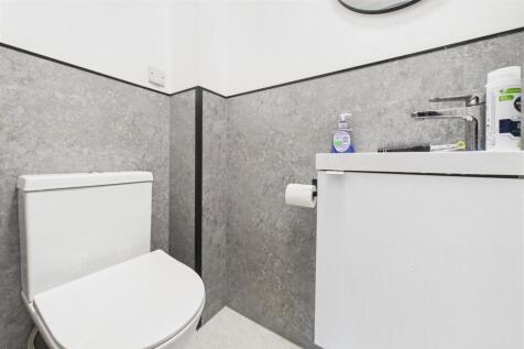 Flats 1 &amp; 2, 379 Bath Road, Arnos Vale, Bristol BS