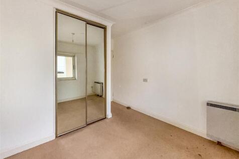 Freehold &amp; Flat 3 Dawes Court, Fisher Street, Paig