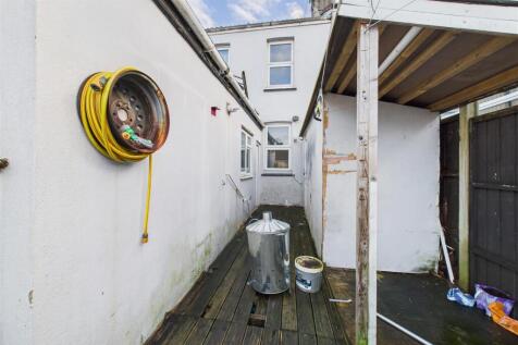 17 Kimberley Road Kingswood, Bristol, BS15 1RG | F