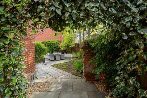 House Photos-10.jpg