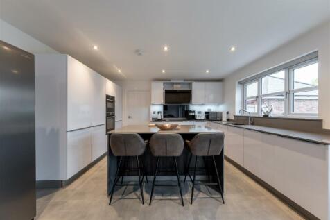 4 Moorings Close-002.jpg