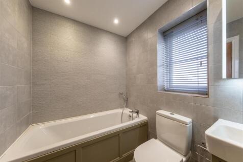 2 Bluebell Close-043.JPG