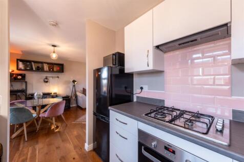 49 Hazelhurst Way-003.jpg