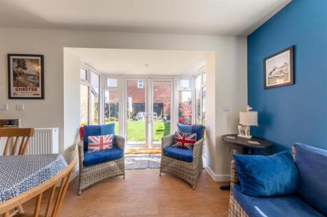 3 Tiverton Way-002.jpg