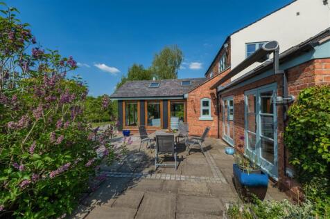 Broadway Farmhouse-00134.jpg