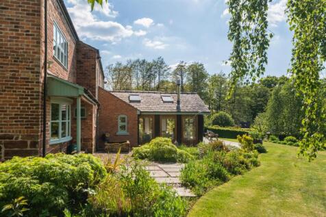 Broadway Farmhouse-00140.jpg