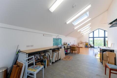 Broadway Farmhouse-0087.jpg