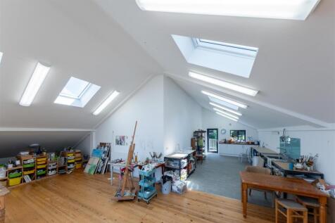 Broadway Farmhouse-0084.jpg