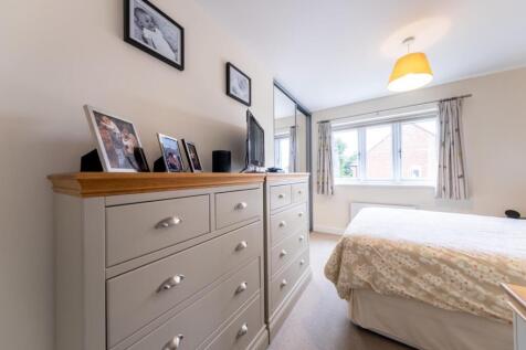 30 Thistle Close-032.jpg