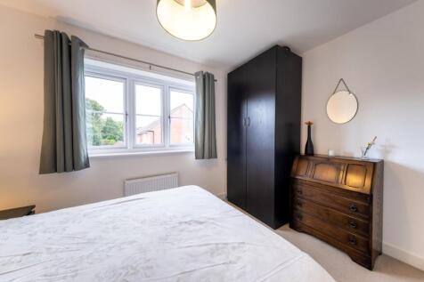 30 Thistle Close-040.jpg