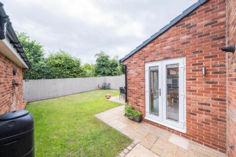 30 Thistle Close-046.jpg