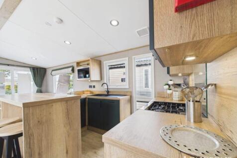 Cam02173g0 Pr0275 Still014