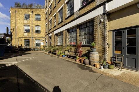 Canonbury Yard 24.jpg