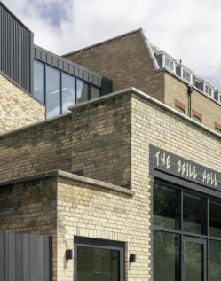 LowRes_Billy Bolton_HUT_Drill Hall_211Edit.jpg