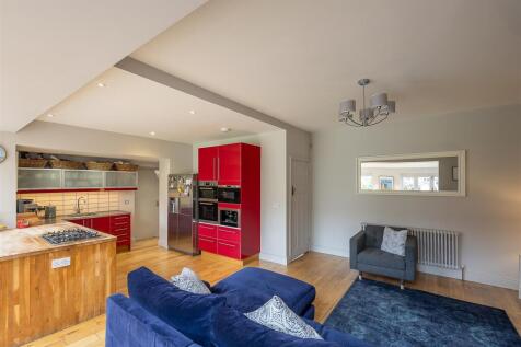 Kitchen/Diner &amp; Family Room