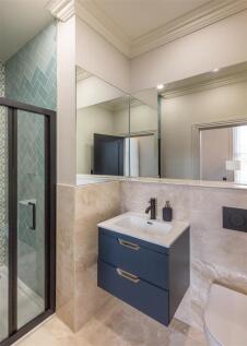 En-Suite (Bedroom 2)