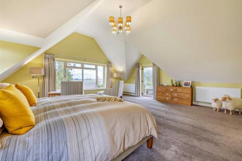 Main Bedroom Suite