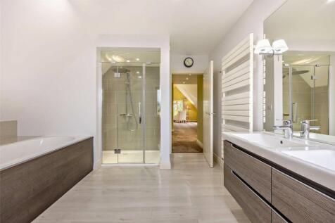 Impressive En-Suite