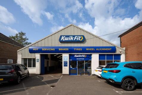 Kwik Fit Waterlooville External 3.jpg