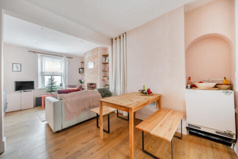 1388102-9-693a9db...