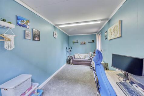 -39 Defurness Drive Raunds-51_HDR-11.jpg